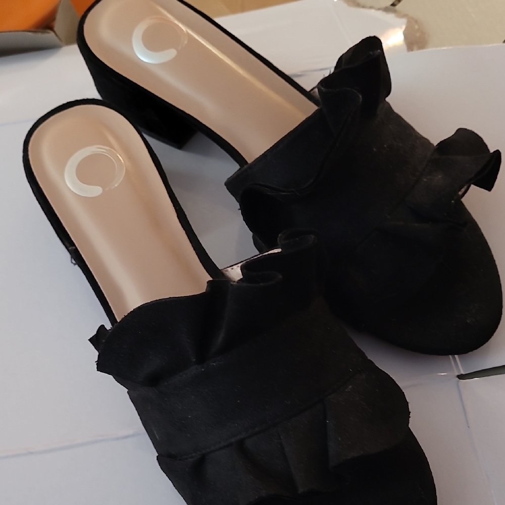 Source Unknown Black Ruffle Mules NWT - image 1